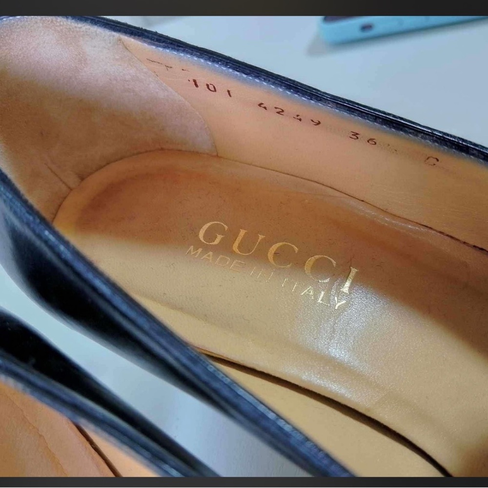 Gucci Black Leather Heeled Loafers with Gold Horsebit Hardware - Picture 10 of 12